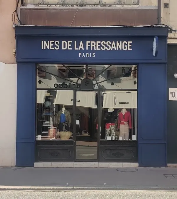Photo de Inès de la Fressange à Annecy dans la catégorie Magasins de vêtements