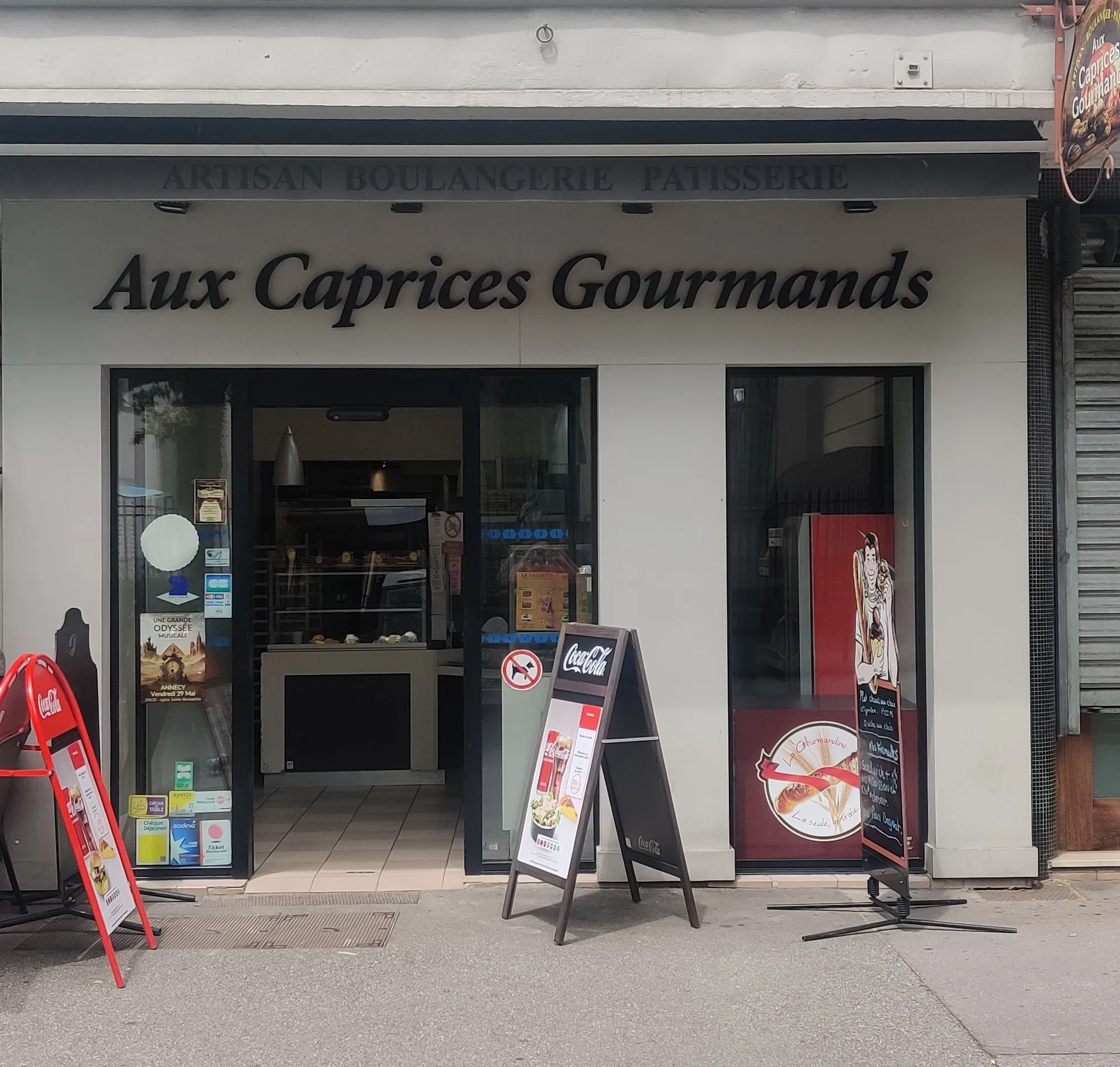Photo de Aux Caprices Gourmands — Boulangerie à Annecy